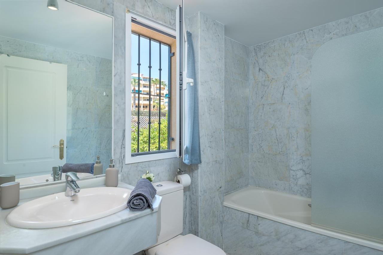Sea Blue Apartment - Frente Al Mar ベナルマデナ エクステリア 写真